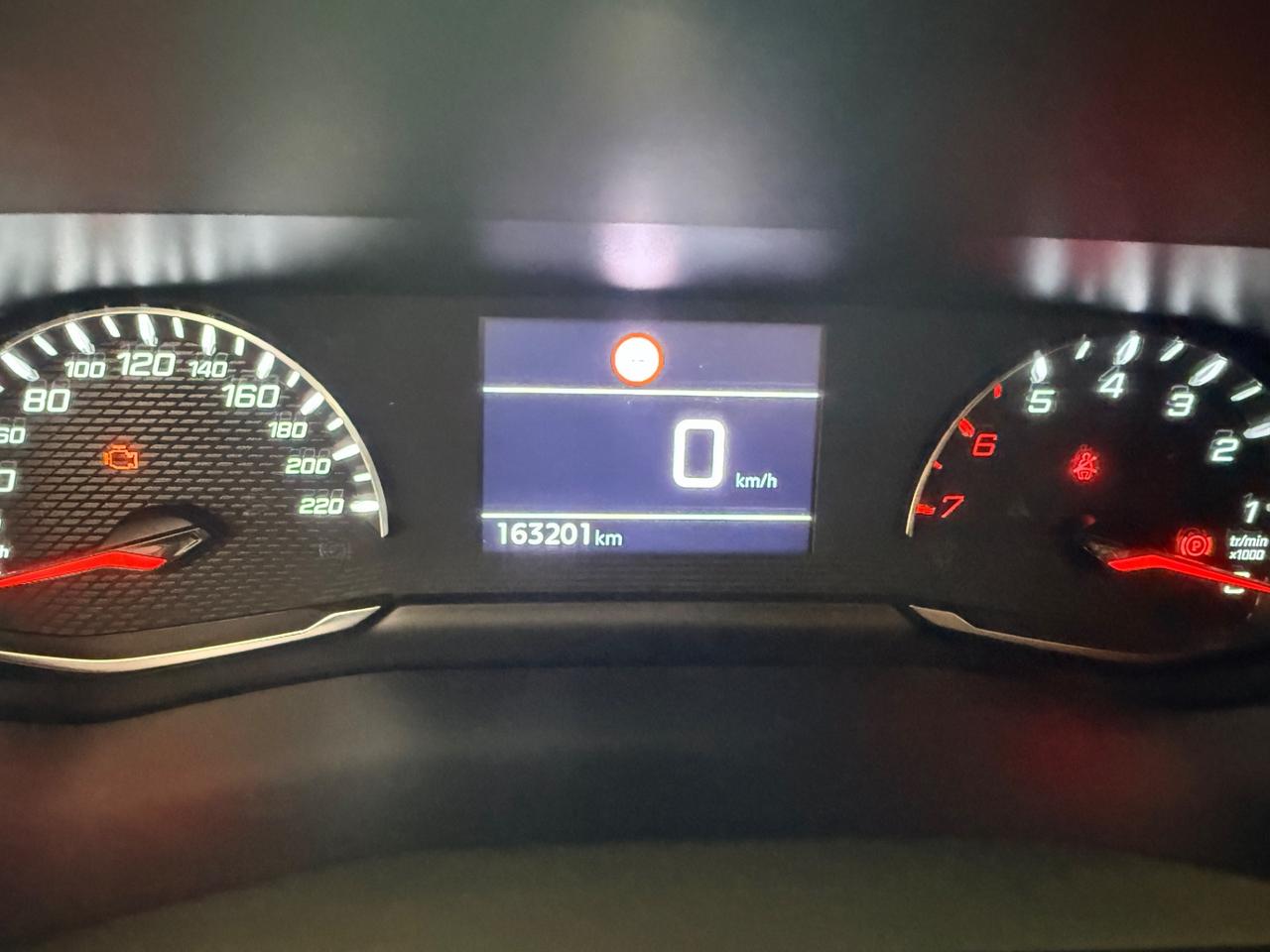 Peugeot 2008 BlueHDi 110 S&S Allure Pack