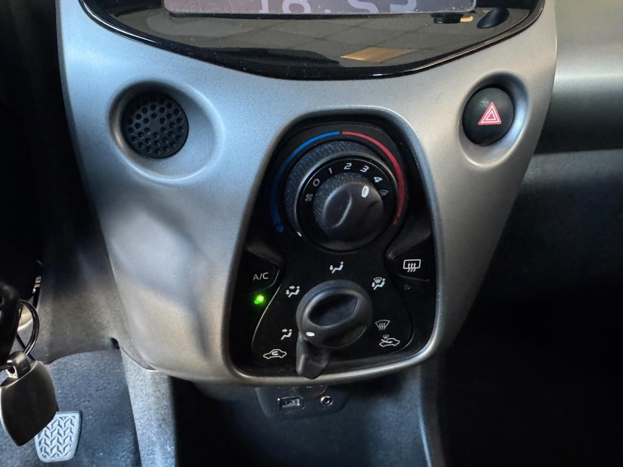 Peugeot 108 VTi 68 5 porte Allure TOP!