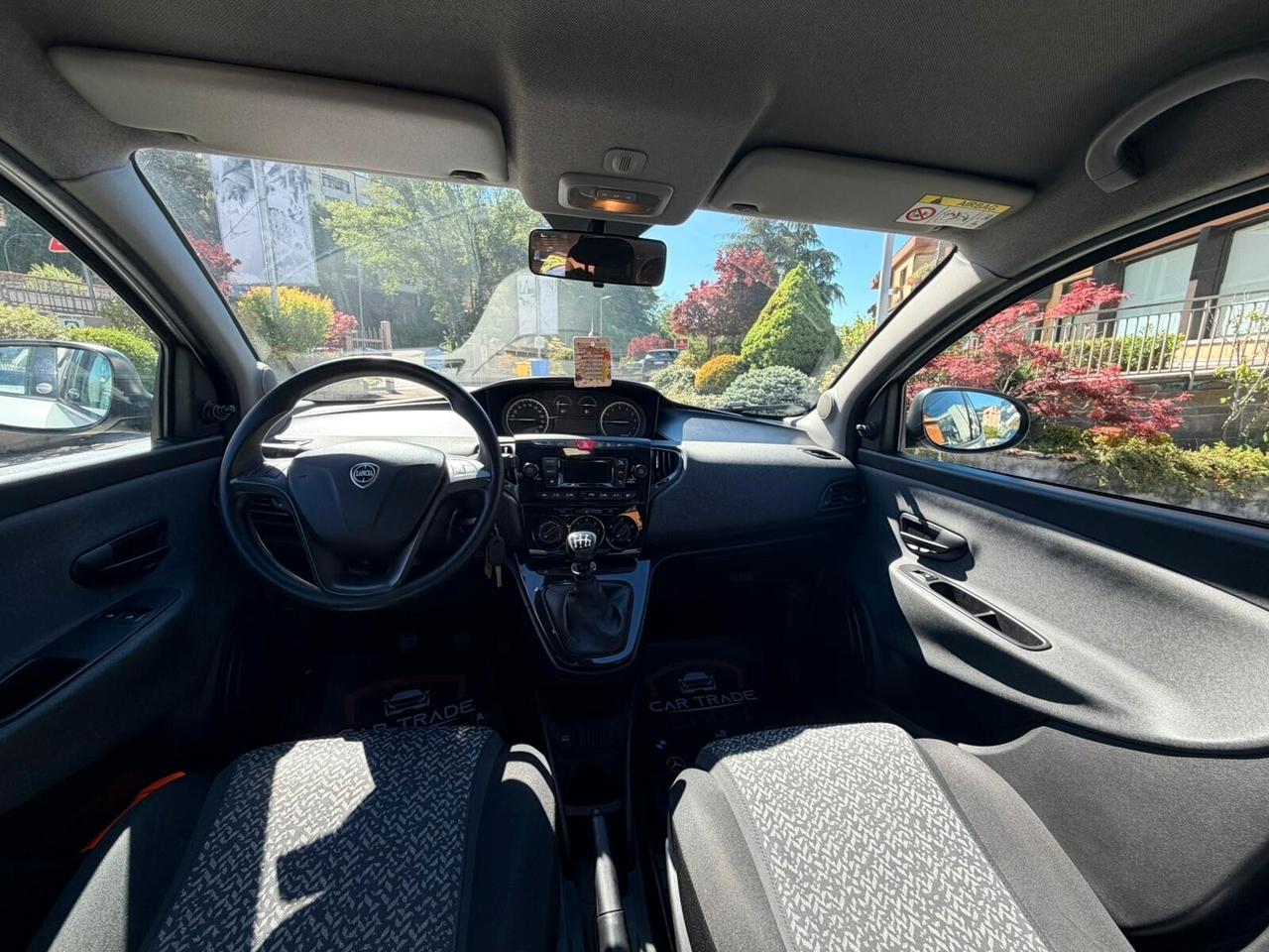 Lancia Ypsilon 1.0 FireFly 5 porte S&S Hybrid Ecochic Silver
