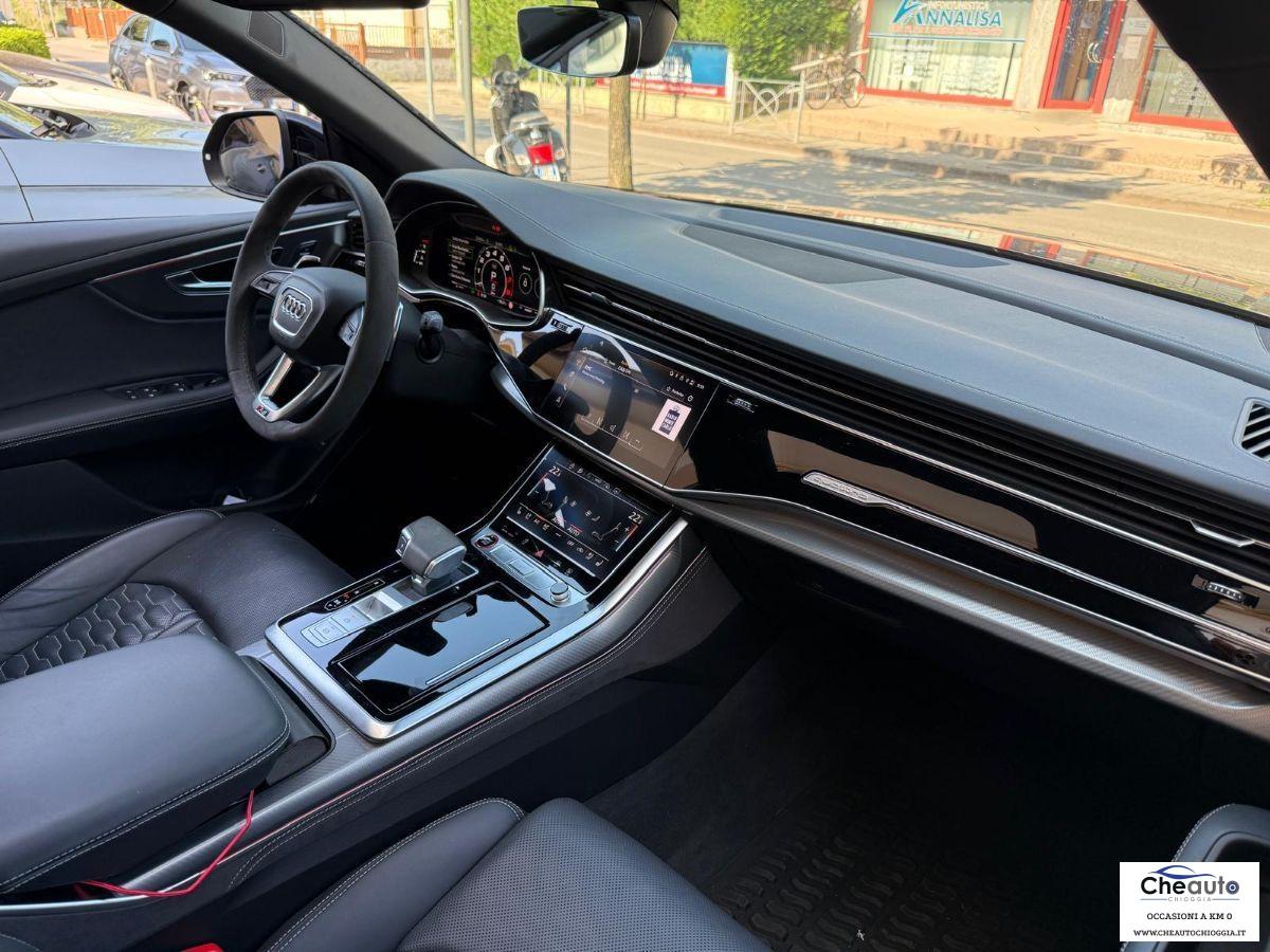 AUDI - RSQ8 - RS Q8 TFSI V8 quattro tiptr. Performance