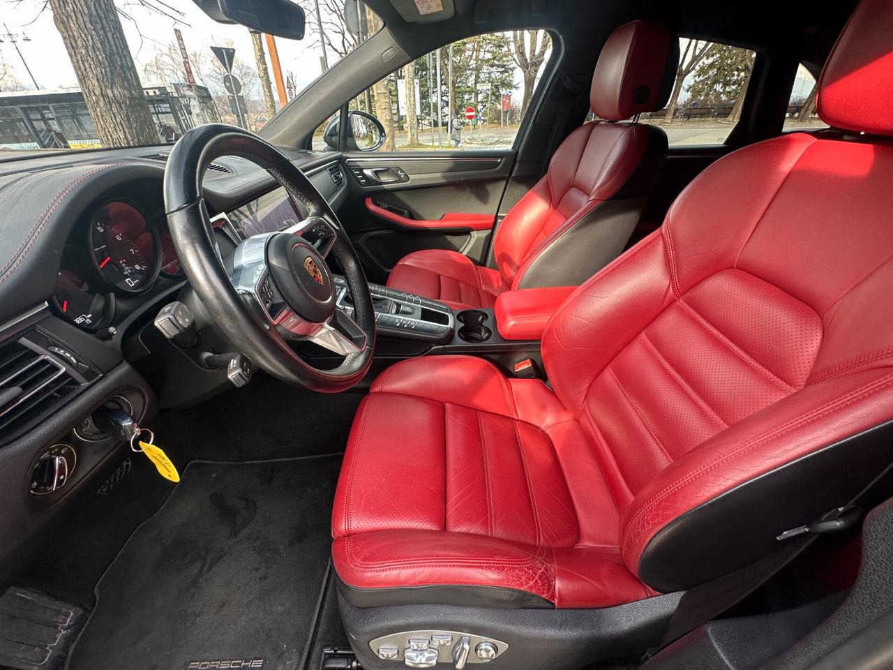 Porsche Macan 2.0 T 245 CV Sport Design PDK