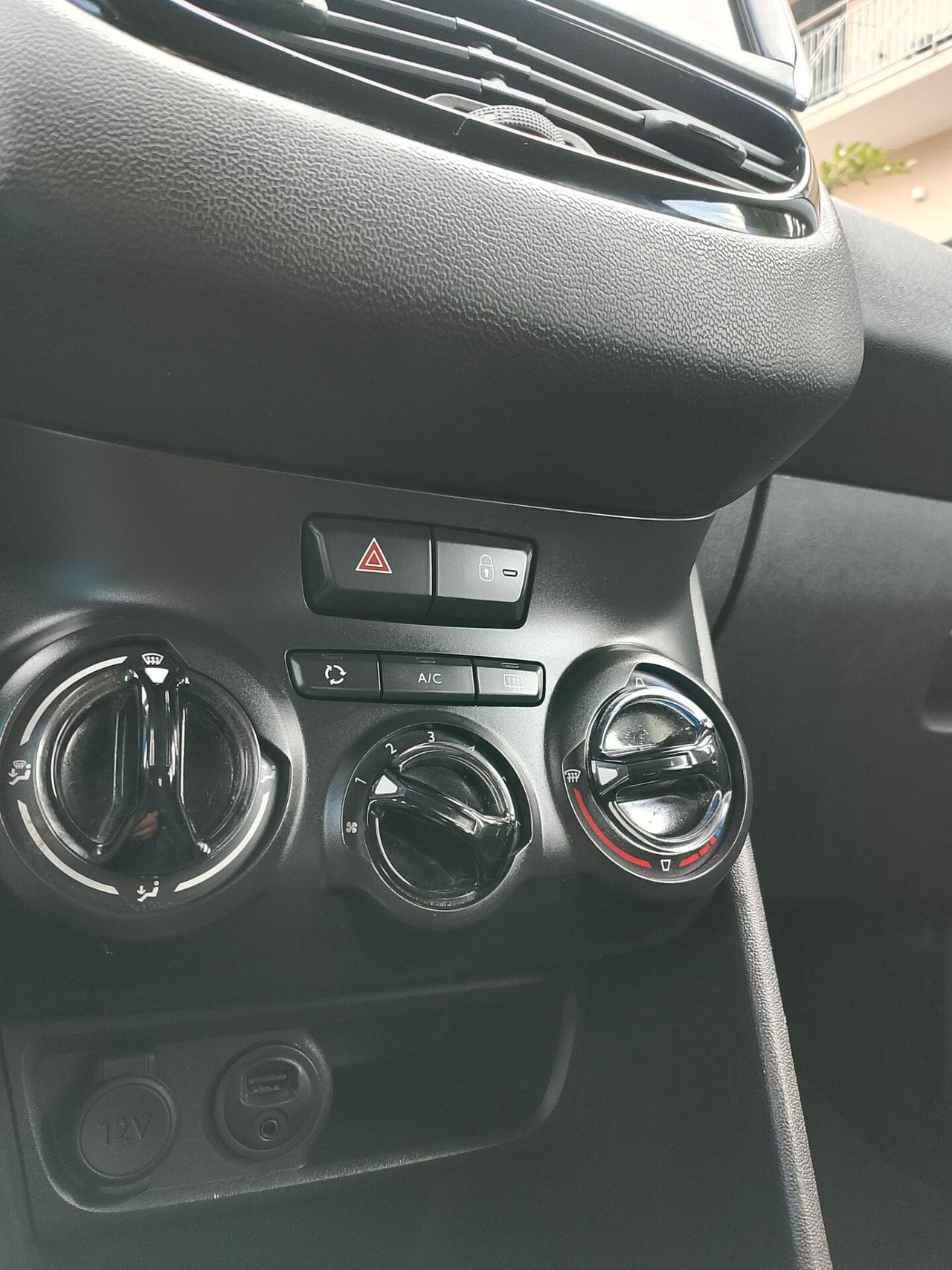 Peugeot 208 1.2 VTi 82 CV 5 porte Allure