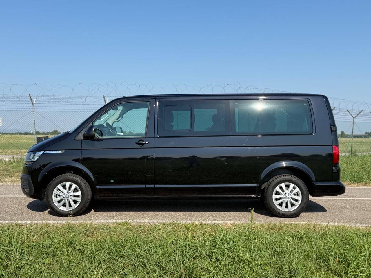 Volkswagen Caravelle 2.0 TDI 150CV "PASSO LUNGO-IVA ESPOSTA-KM 15000 !!!"