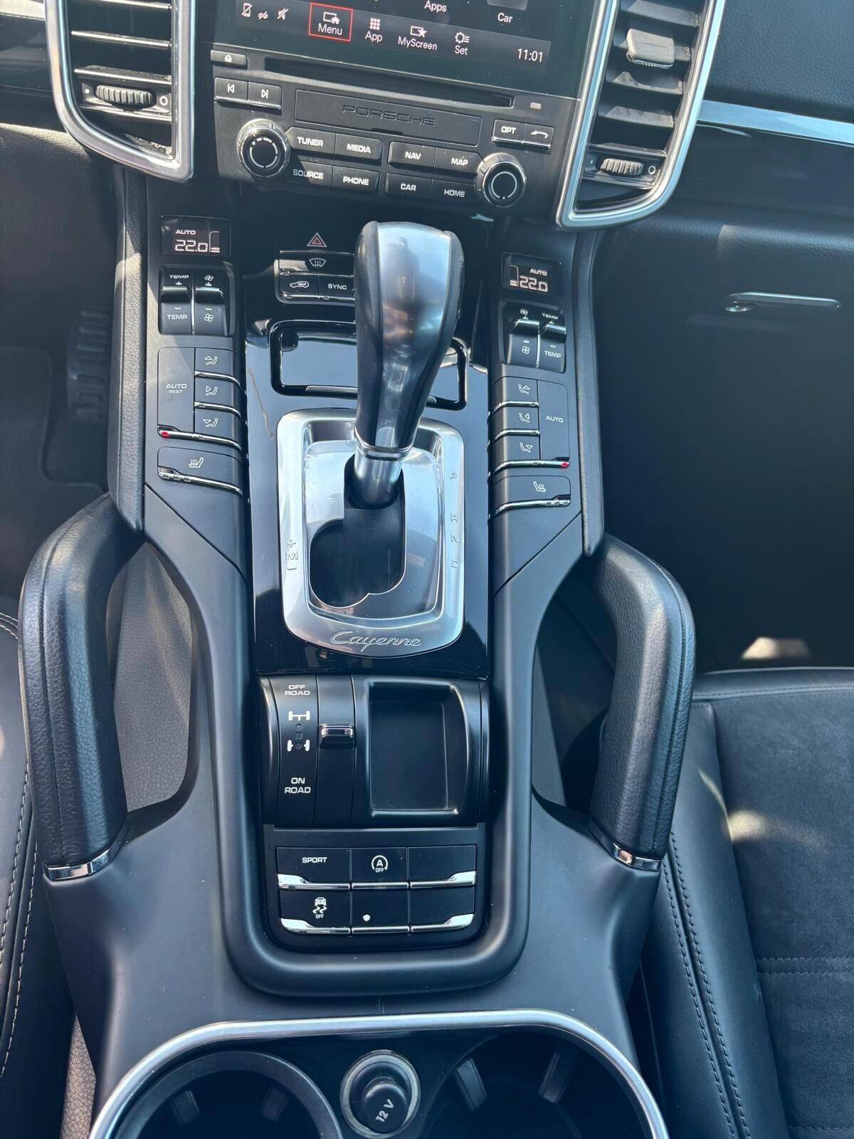 Porsche Cayenne 3.0 Diesel Platinum Edition - 2018