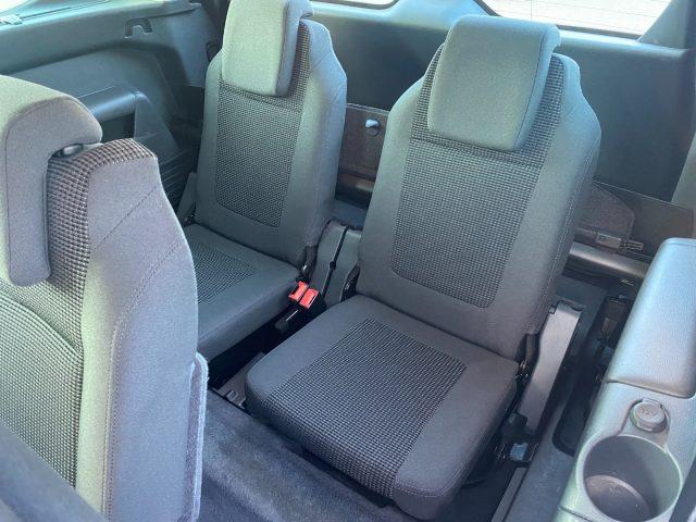 PEUGEOT 5008 BlueHDi 120 7 POSTI