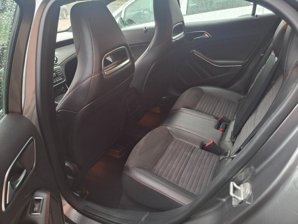 Mercedes-benz GLA 200 d Automatica **AMG Pack**