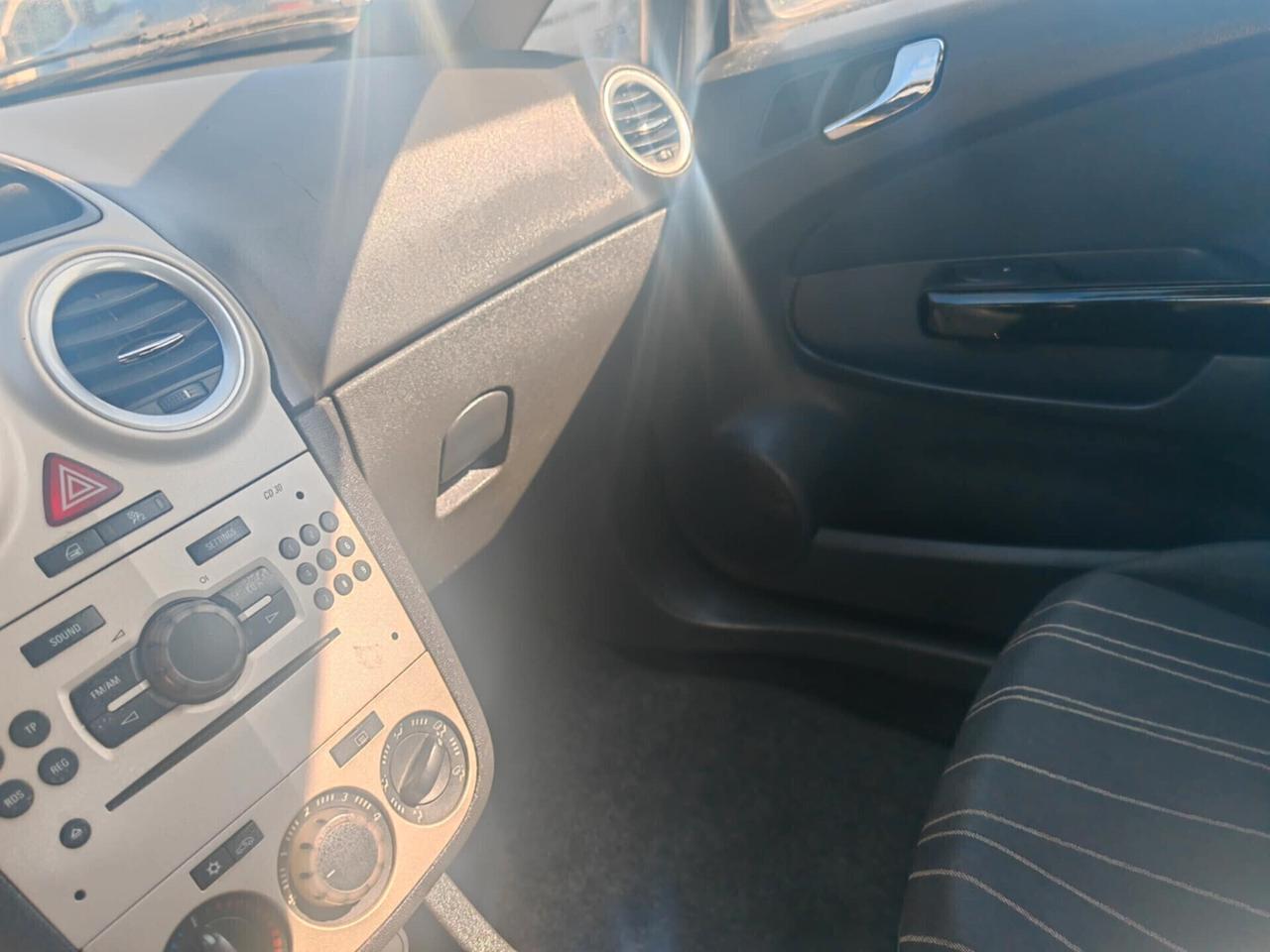 Opel Corsa 1.2 5 porte Enjoy