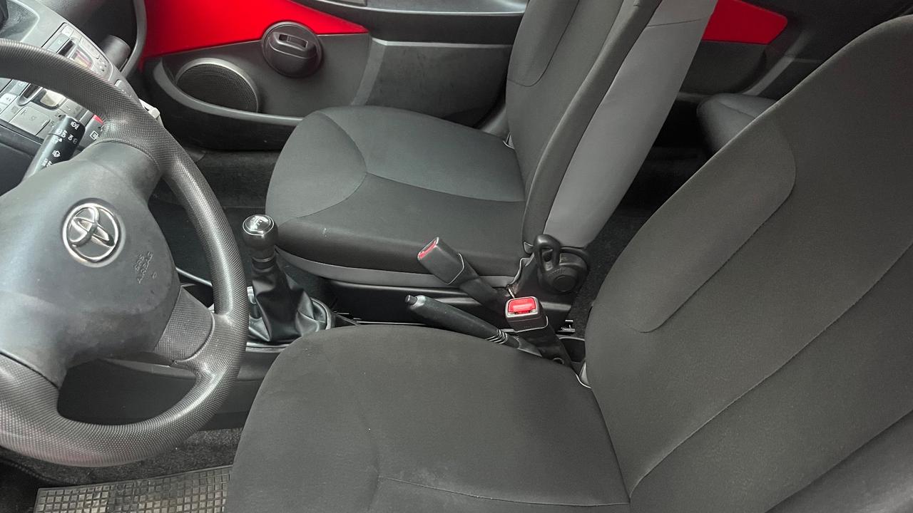 Toyota Aygo 1.0 12V VVT-i 3 porte Lounge Connect