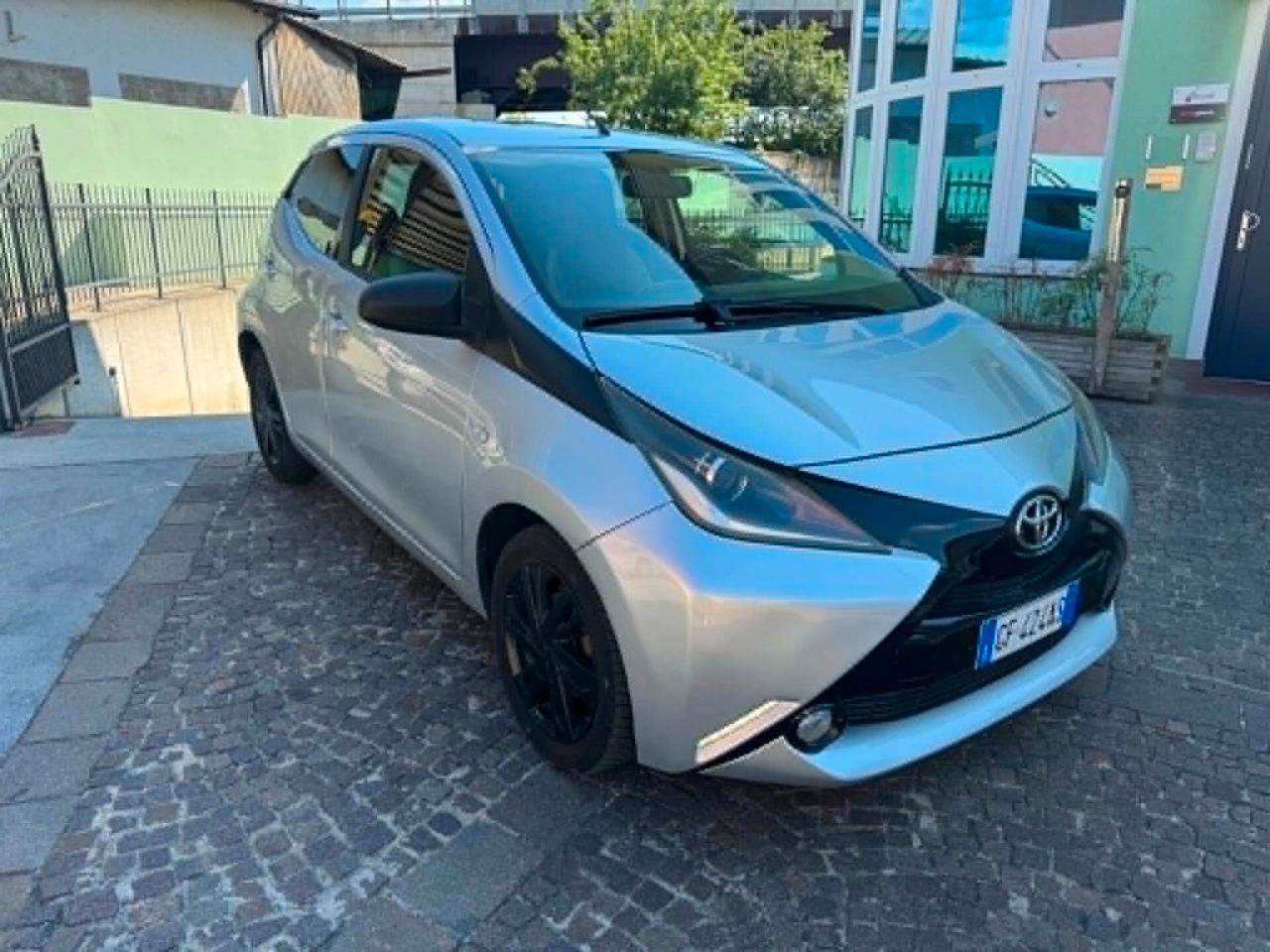 Toyota Aygo 1.0 VVT-i 69 CV 5 porte x-cool