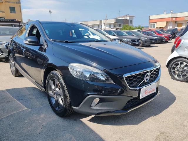 VOLVO V40 Cross Country D2 Momentum