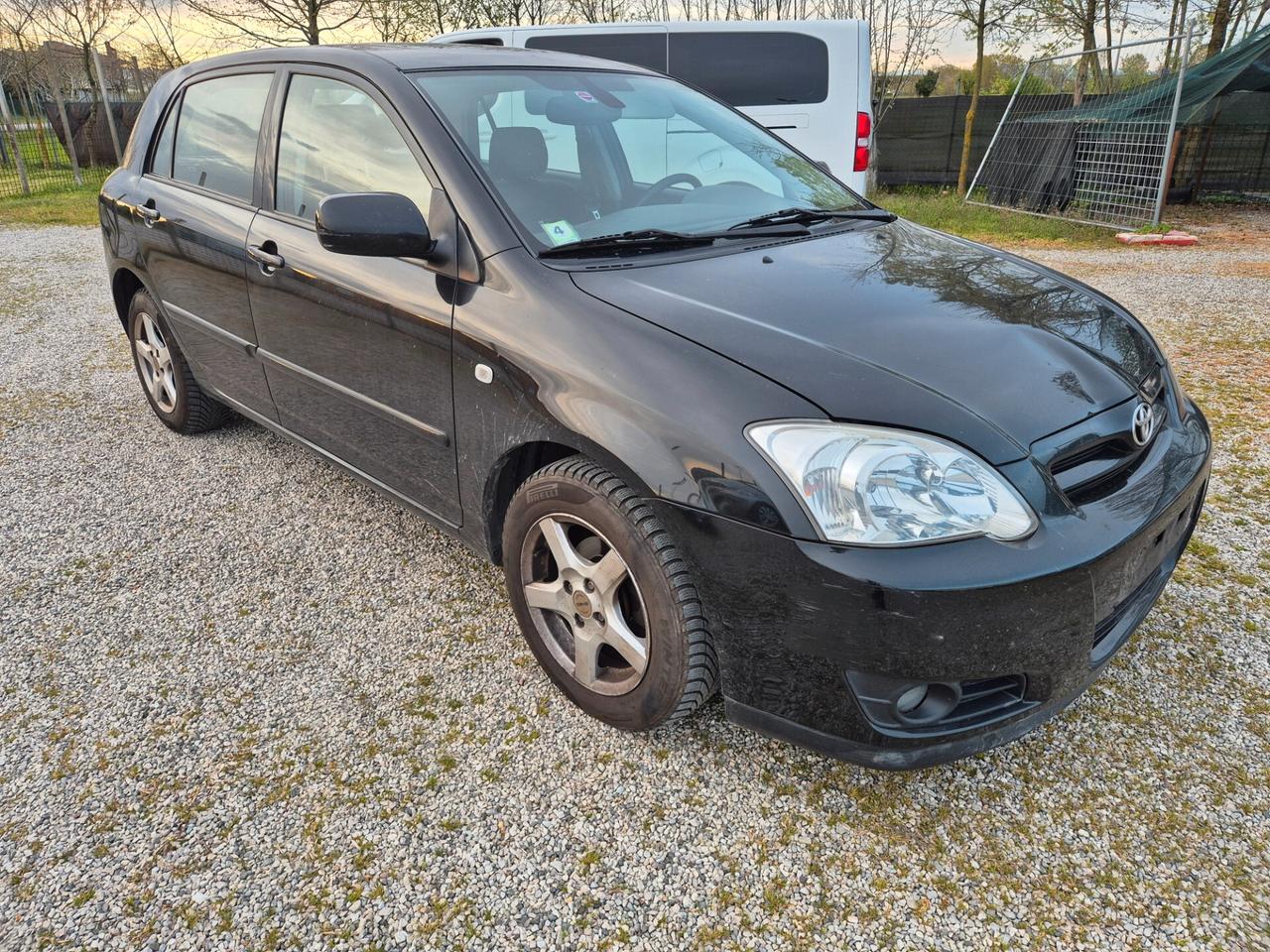 Toyota Corolla 1.6 16V 5 porte radiazione per Africa