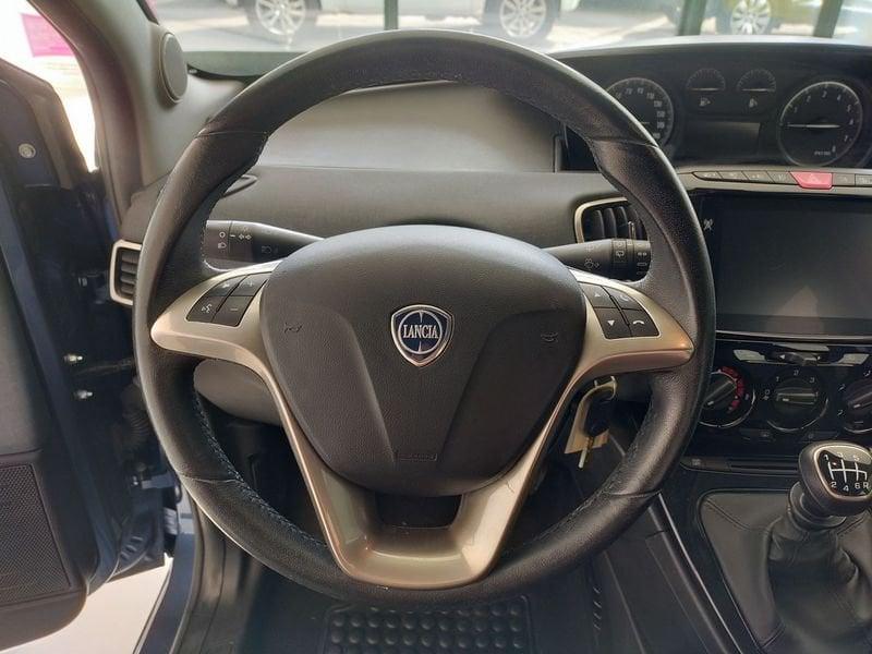 Lancia Ypsilon 1.0 FireFly 5 porte S&S Hybrid Gold