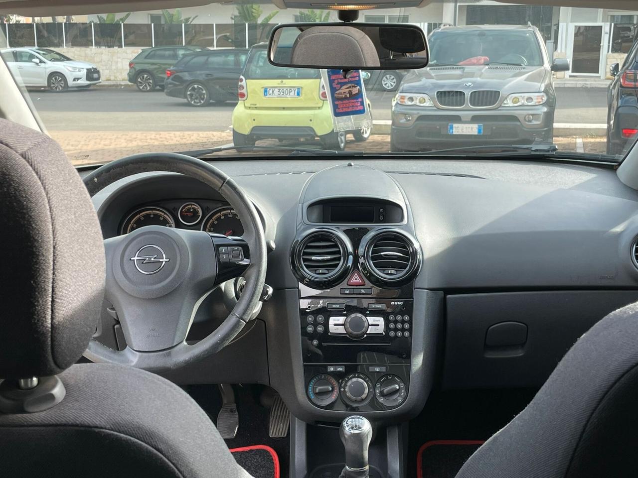 Opel Corsa 1.2 3 porte b-color