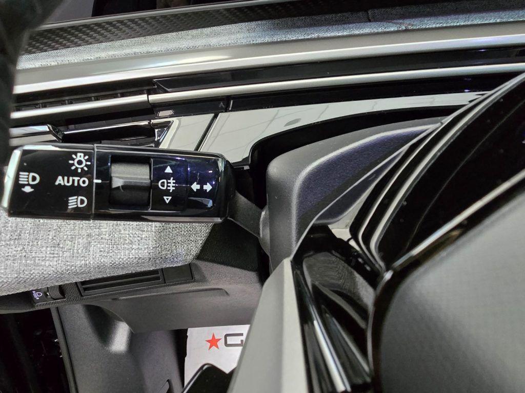 Peugeot 3008 Hybrid 145CV e-DCS6 Allure