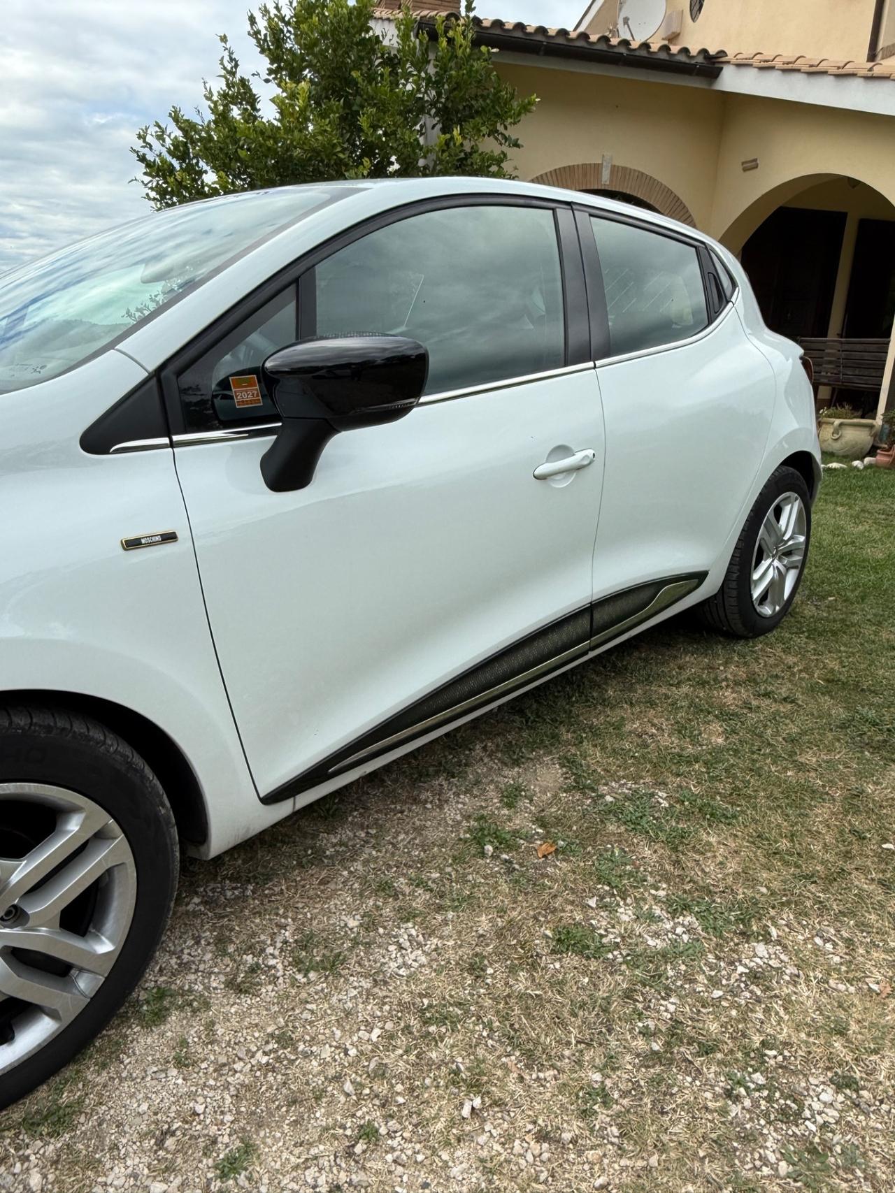 Renault Clio dCi 8V 90 CV EDC 5 porte Moschino Life