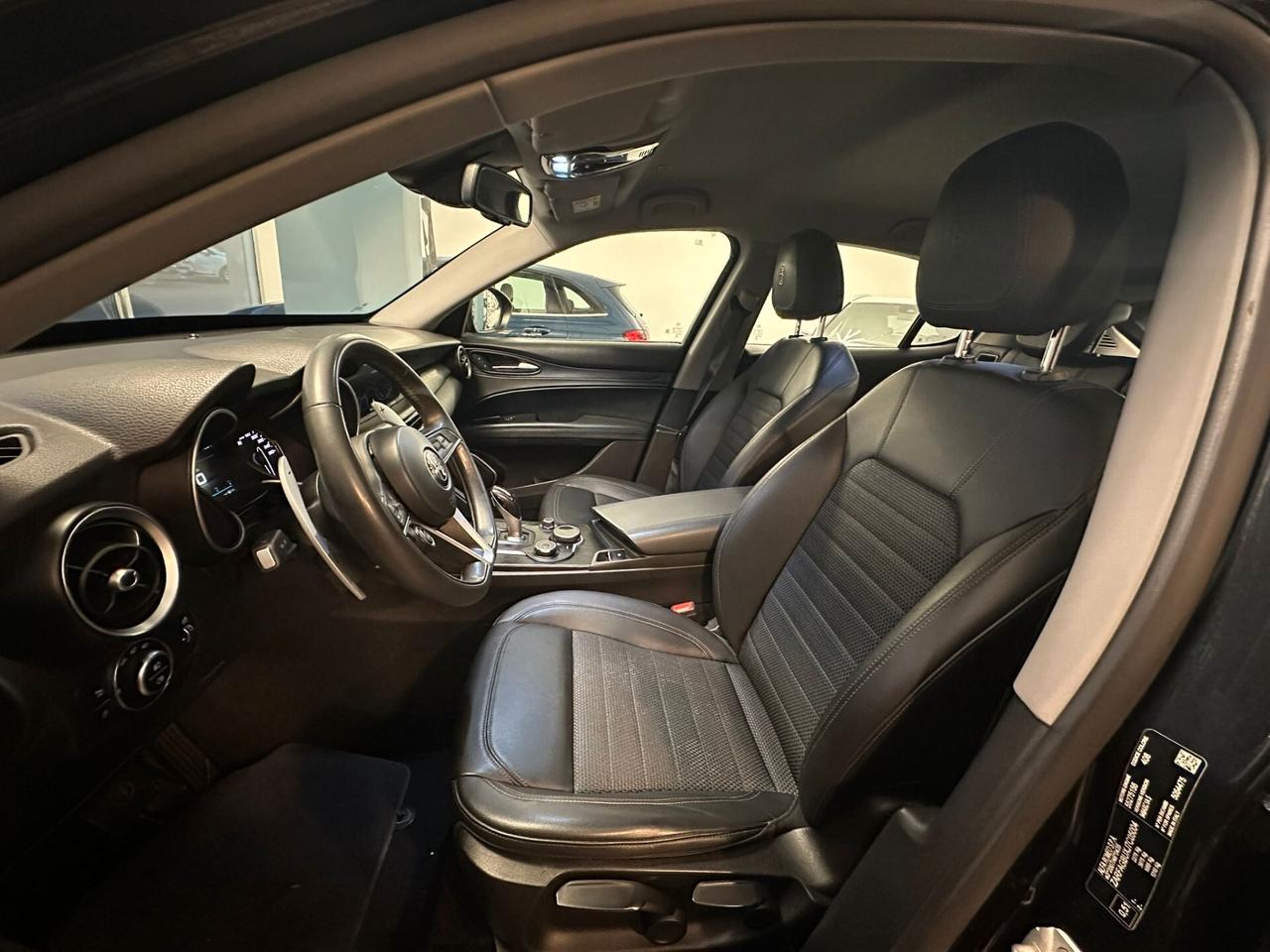 Alfa Romeo Stelvio 2.2 Turbodiesel 180 CV AT8 RWD Super