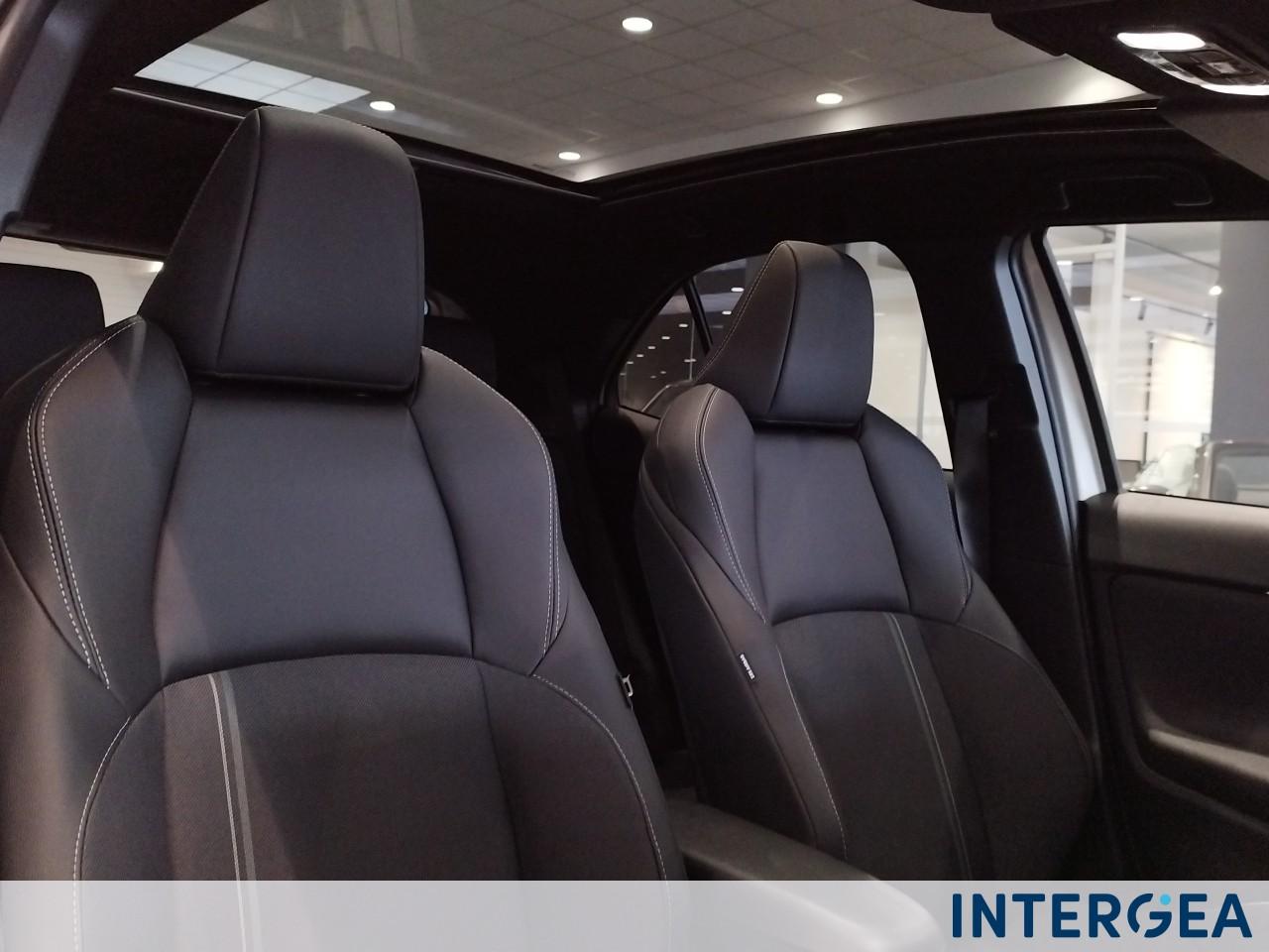 TOYOTA Yaris Cross 1.5h Lounge fwd 130cv e-cvt