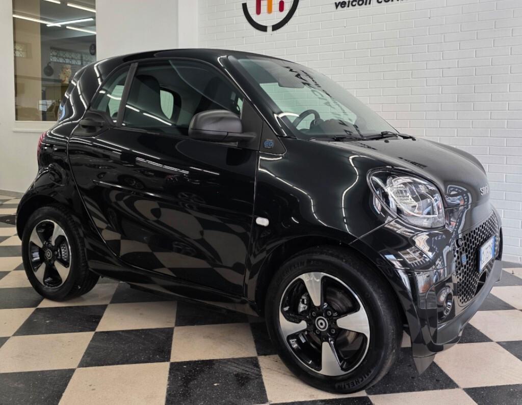 Smart ForTwo EQ elettrica cabrio Passion