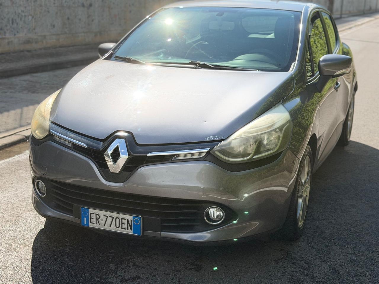 Renault Clio 1.2 75CV ok neopatentati