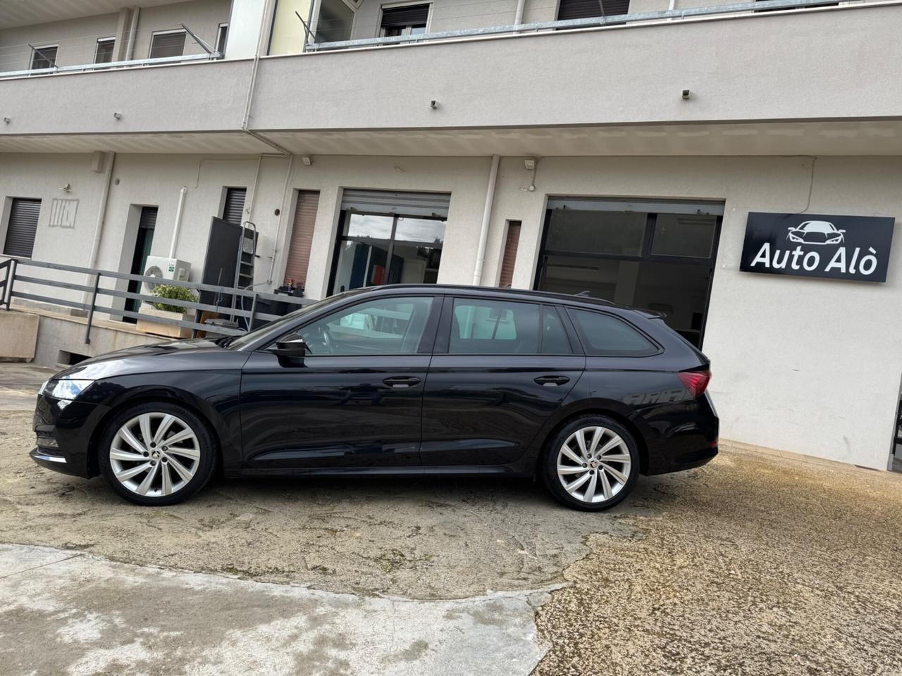 Skoda Octavia 2.0 TDI - CERCHI 18 - FULL LED- 2021