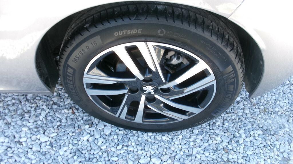 Peugeot 208 5 Porte 1.5 BlueHDi Allure Pack