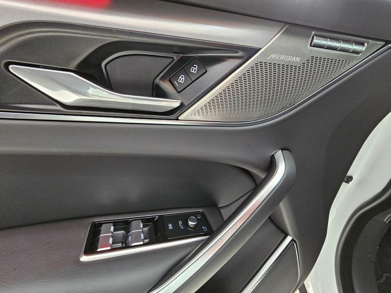 Jaguar F-Pace 2.0 D 204 CV AWD aut. R-Dynamic SE