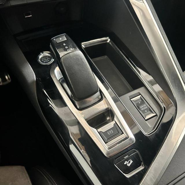 PEUGEOT 3008 Hybrid4 300 e-EAT8 GT Pack