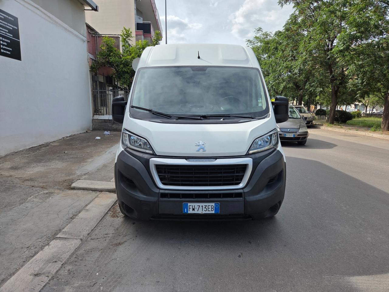 Peugeot Boxer 335 2.0 BlueHDi 130CV L2H2
