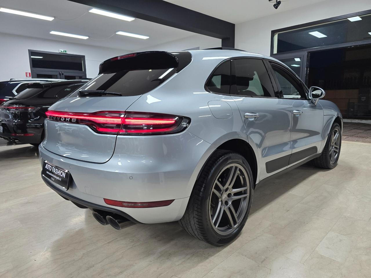 Porsche Macan 2.0 245 cv (Tetto panorama)