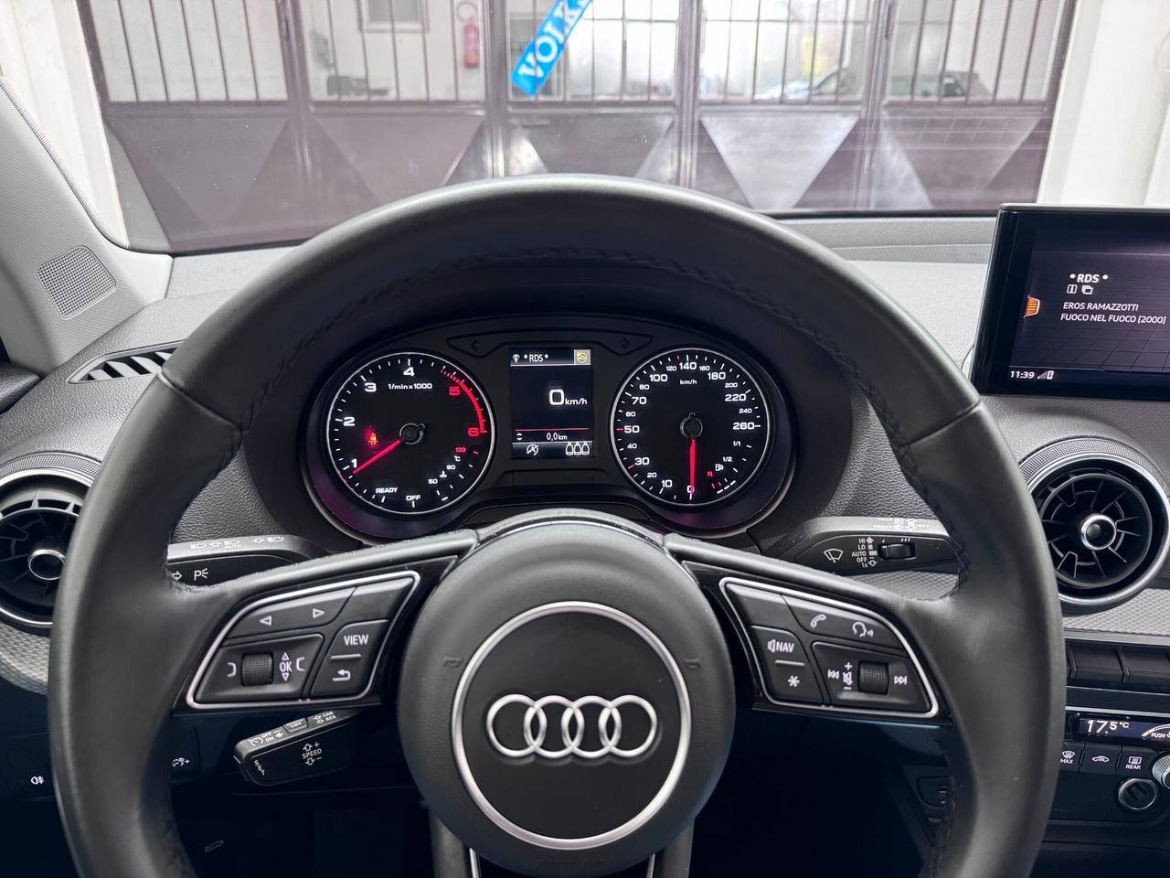 Audi Q2 30 TDI Identity Black - 2023