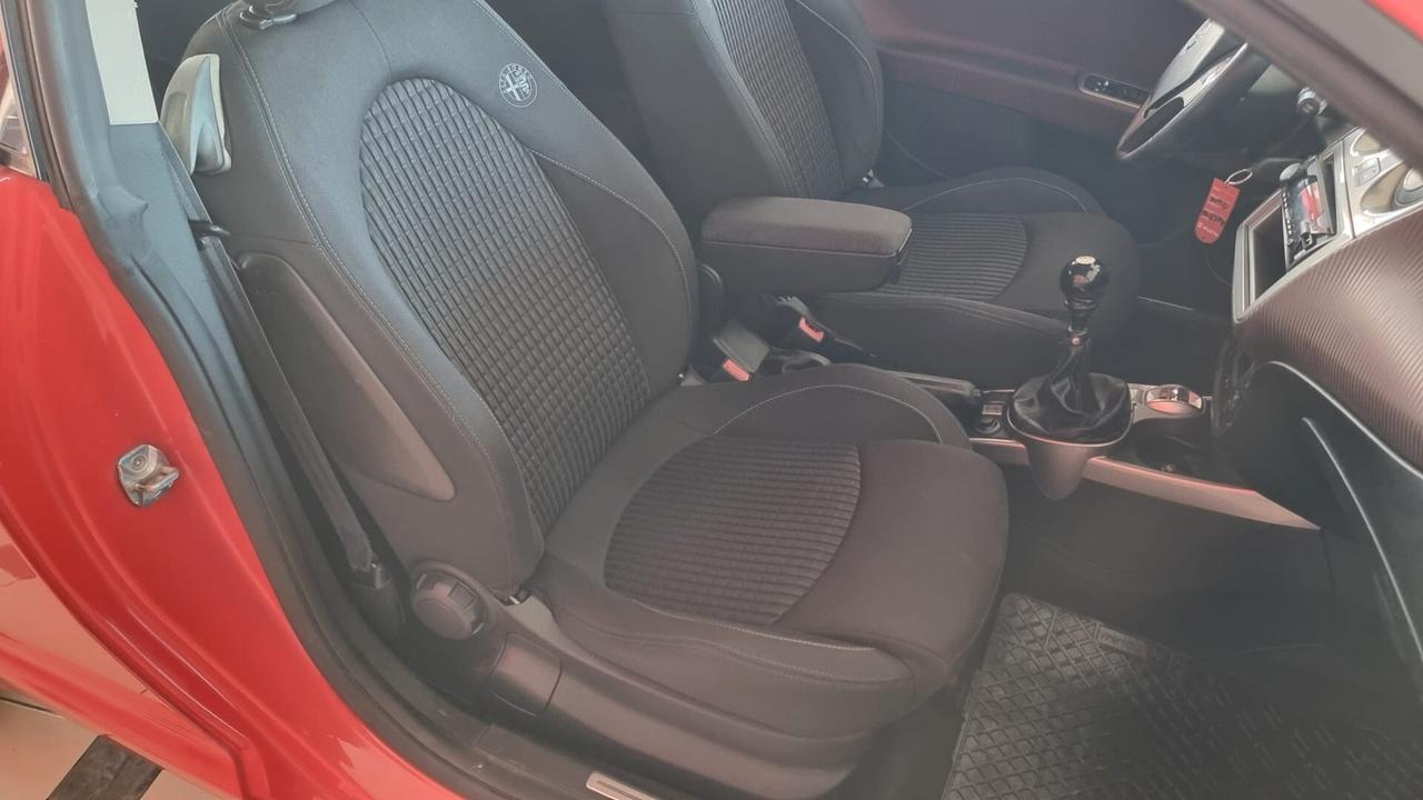 Alfa Romeo MiTo 1.4 T 120 CV GPL Distinctive Sport Pack