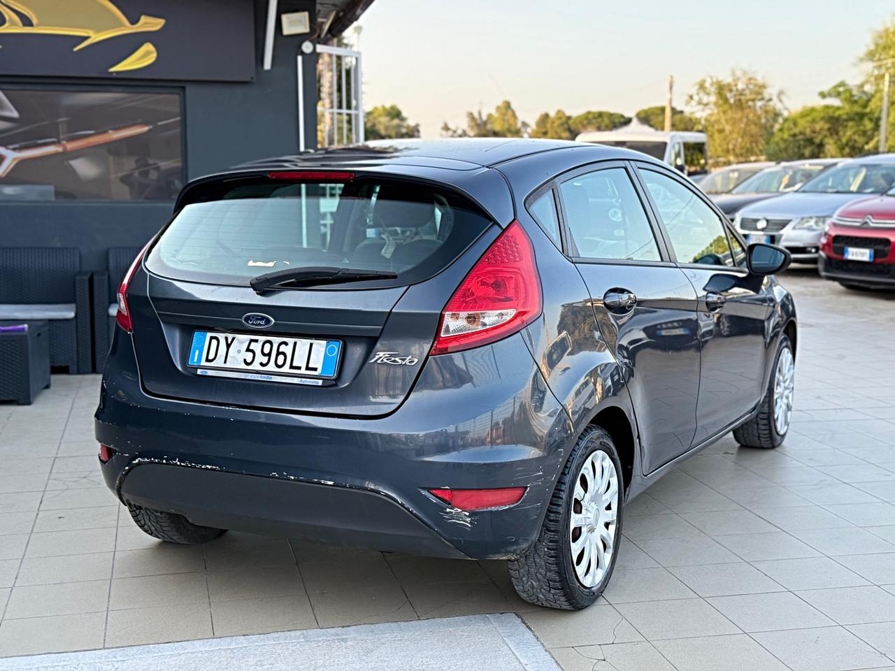 Ford Fiesta 1.4 5 porte Bz.- GPL Titanium Garanzia 12 Mesi