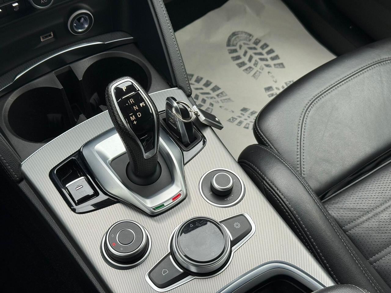 Alfa Stelvio 2.2 TD 210 CV AT8 Q4 Veloce