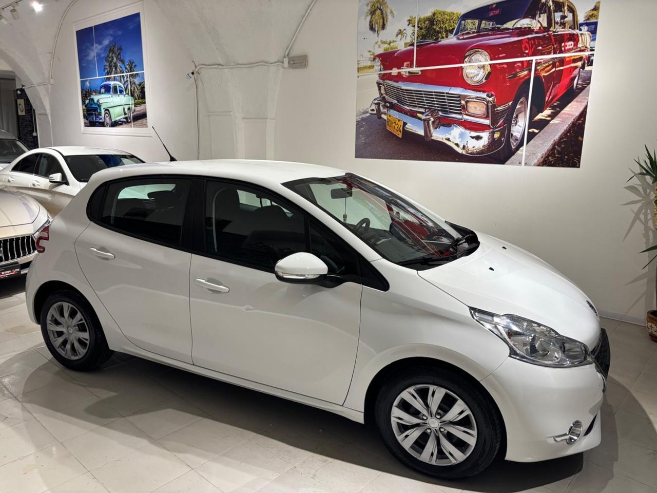 Peugeot 208 1.4 HDi 68 CV 5 porte Allure