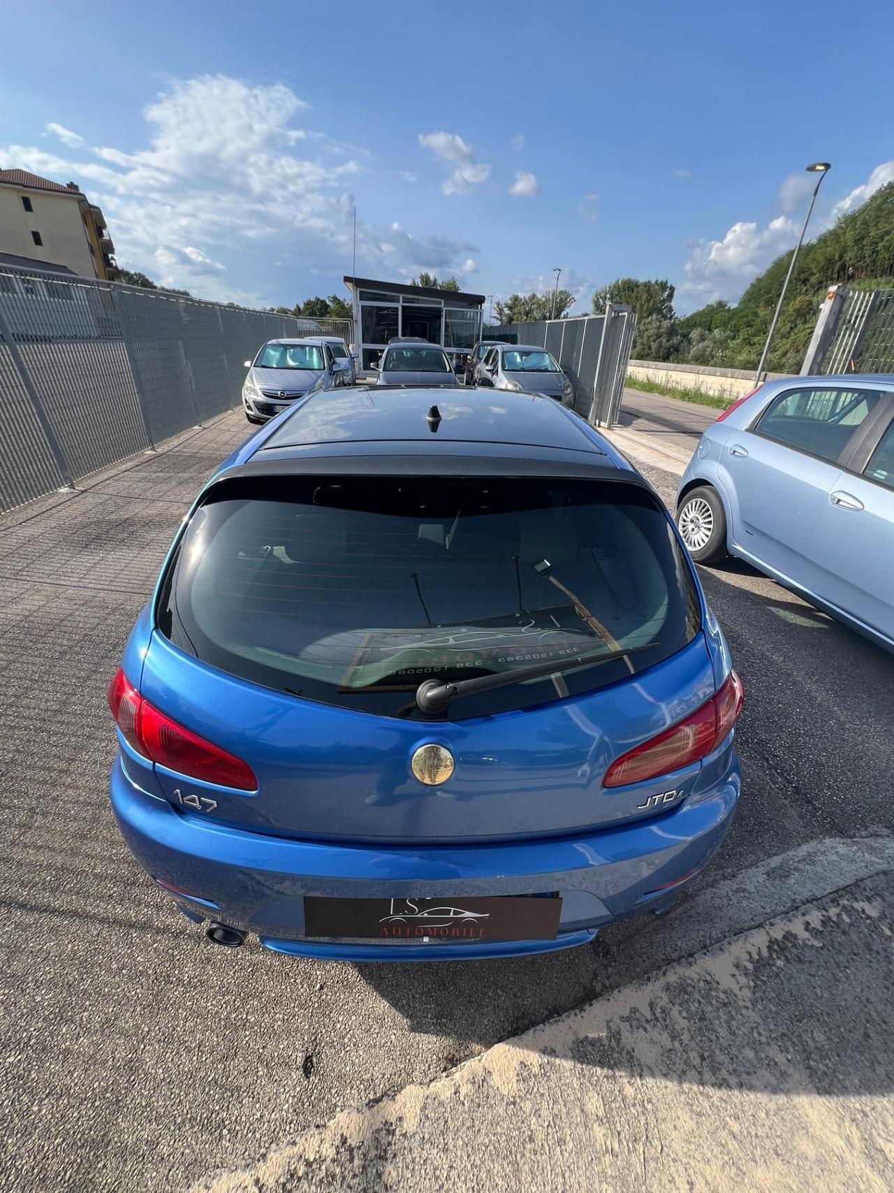 Alfa Romeo 147 1.9 JTD (120) 3 porte Black Line