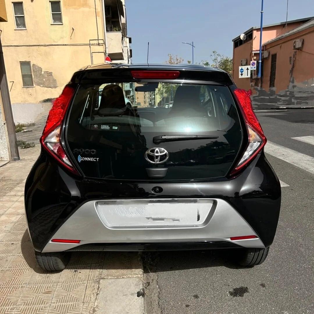 Toyota Aygo Connect 1.0 VVT-i 72 CV 5 porte x-clusiv