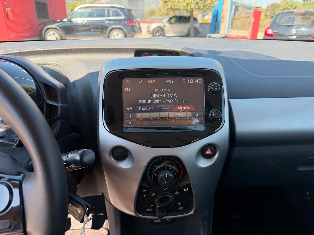 Toyota Aygo 1.0 VVT-i 69 CV 5 porte x-cool TSS