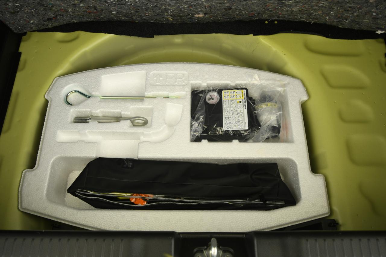 SUZUKI Swift 1.4h Sport 2wd ACC+CAMERA+C17"+NEOPATENTATI