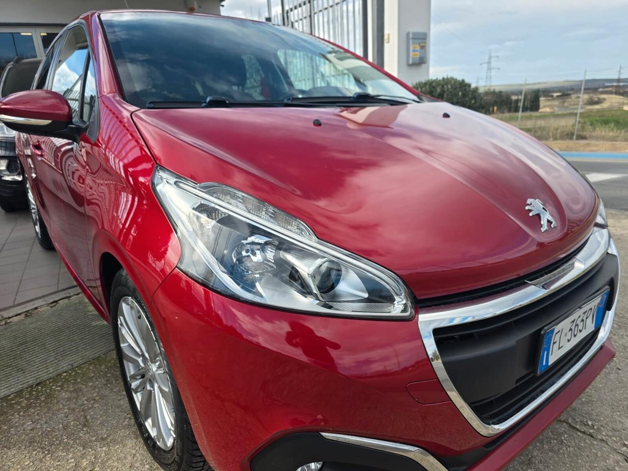 Peugeot 208 PureTech 82 5 porte Allure