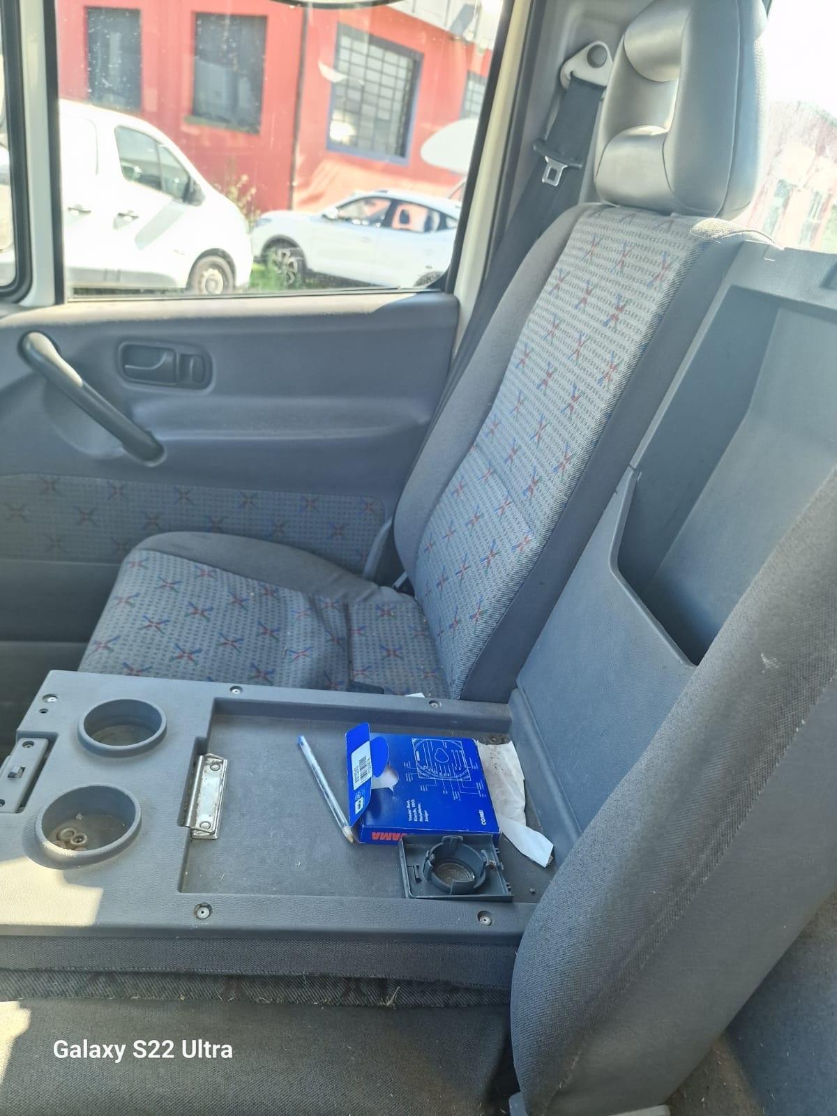 Nissan atleon Pat.c del 2002 in saldo 501