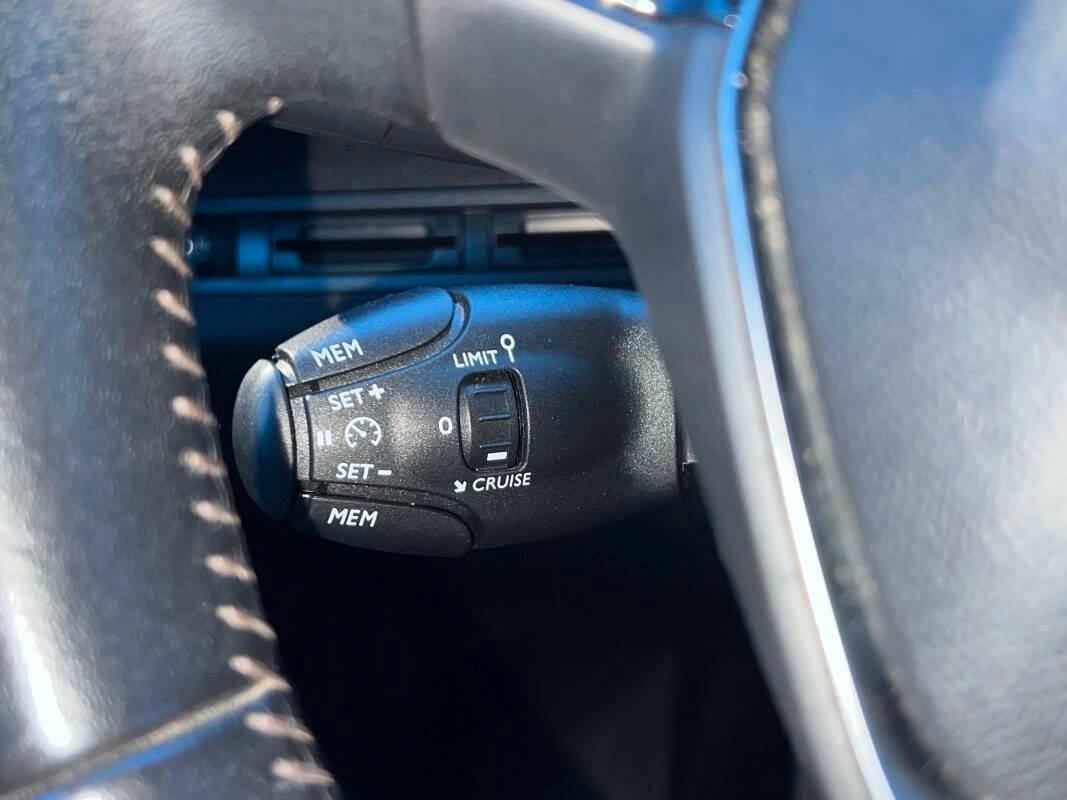 Peugeot 3008 1.5 bluehdi Business s&s 130cv Con NAVIGATORE