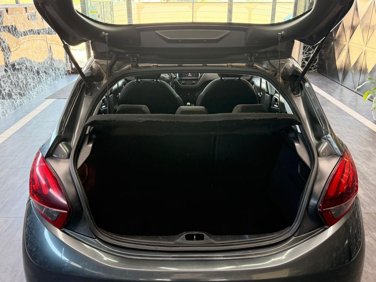 Peugeot 208 1.4 HDi 68 CV 5 porte Allure