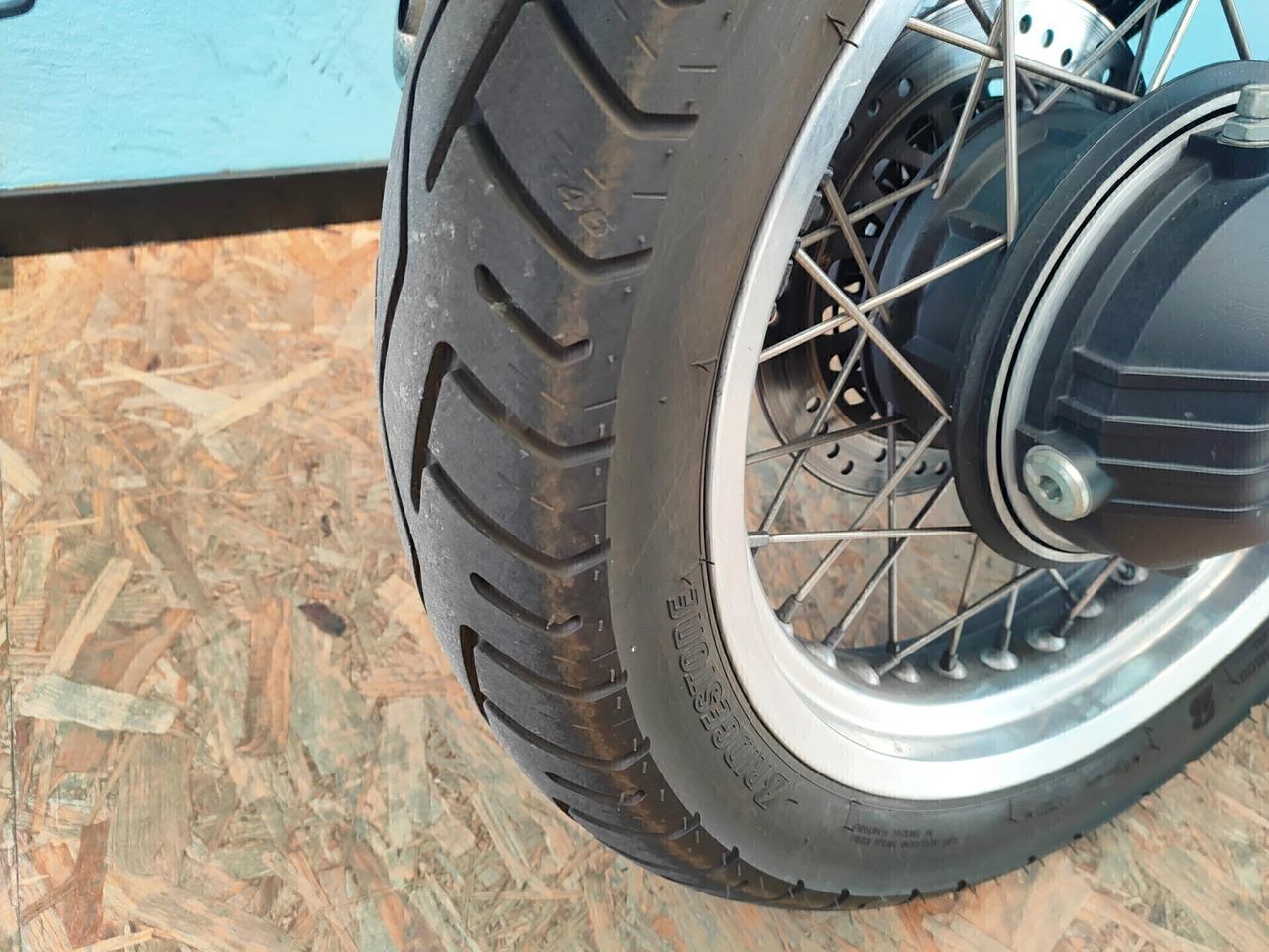 Moto Guzzi V7 III Custom: Eleganza e Performnce