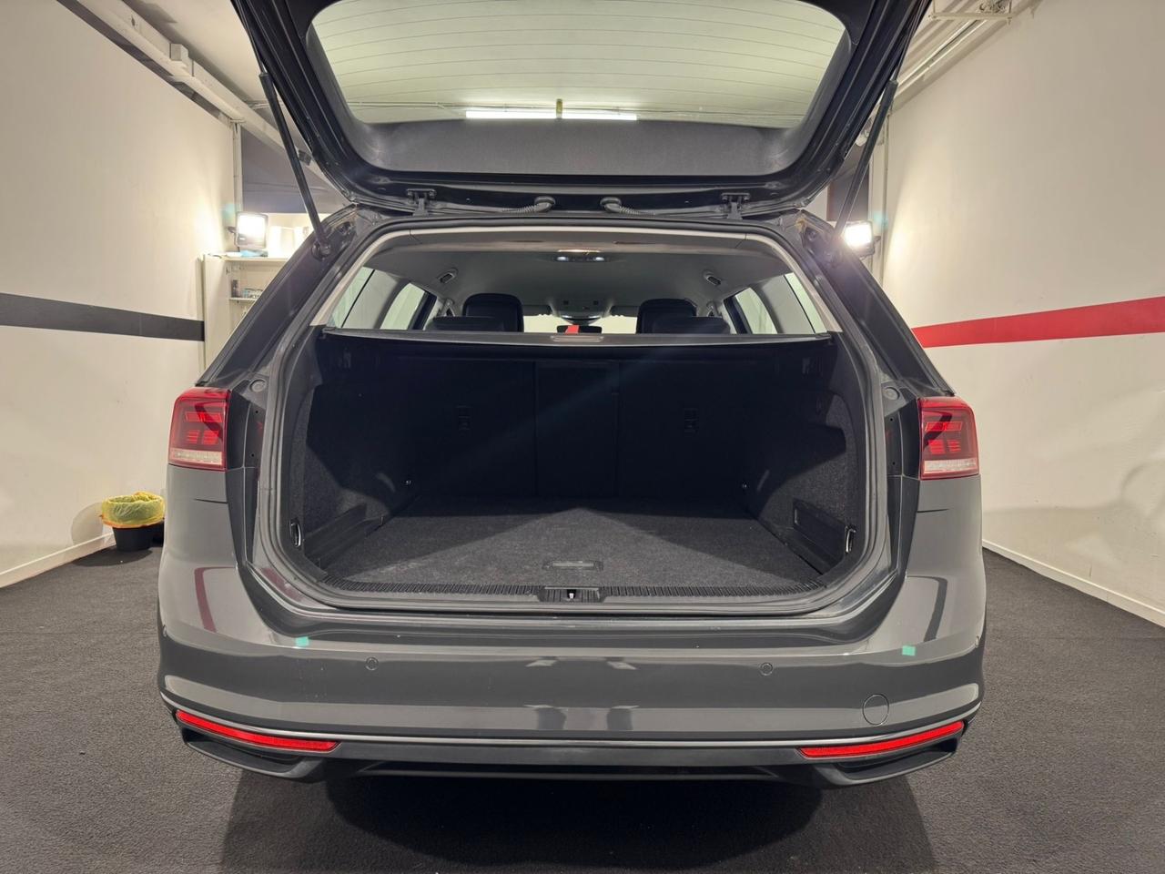 Volkswagen Passat Variant 2.0 TDI SCR EVO DSG * TUTTI TAGLIANDI CERTIFICATI VW *