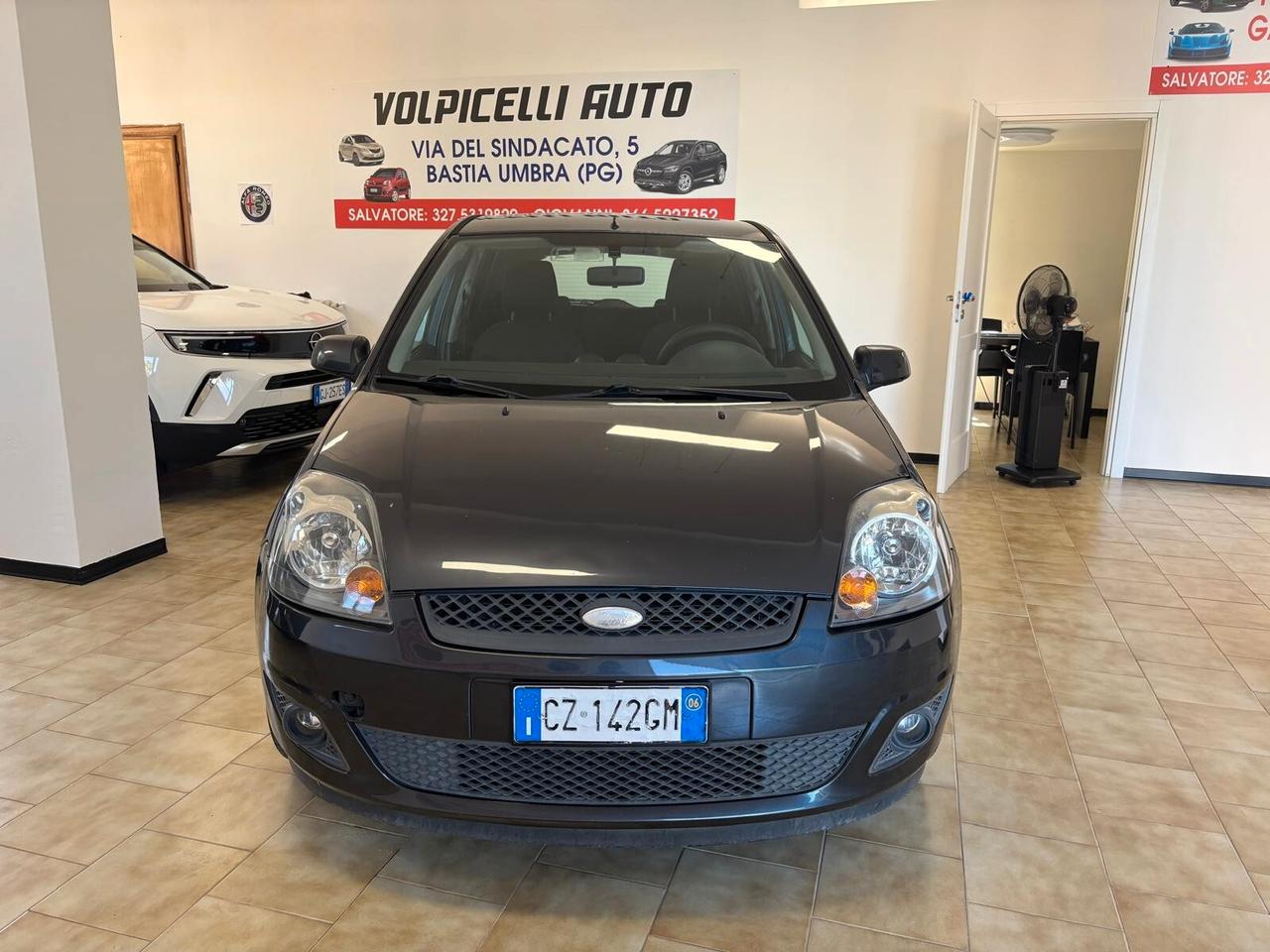 FORD FIESTA ANNO 2006 DS 1.4 ADATTA NEOPATENTATI KM 200 MILA