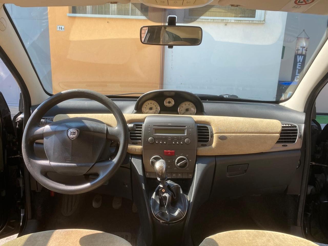 Lancia Ypsilon 1.2 Argento 80cv - OK NEOPATENTATI