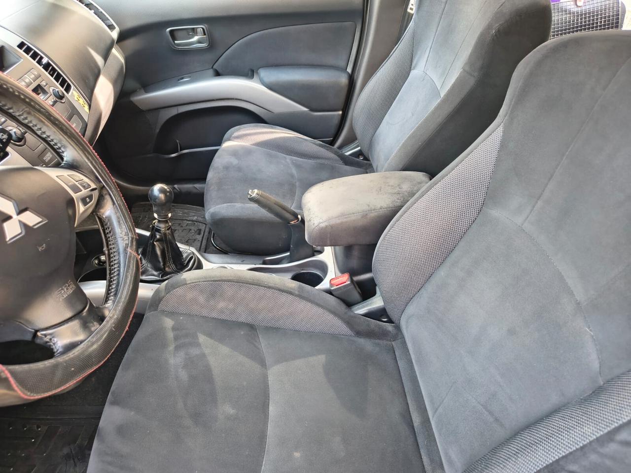 Mitsubishi Outlander 2.0 DI-D Invite DPF