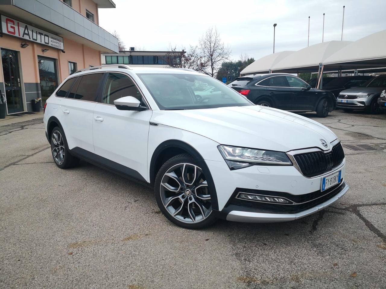 Skoda Superb 2.0 TDI 190 CV SCR DSG 4x4 Wagon Scout