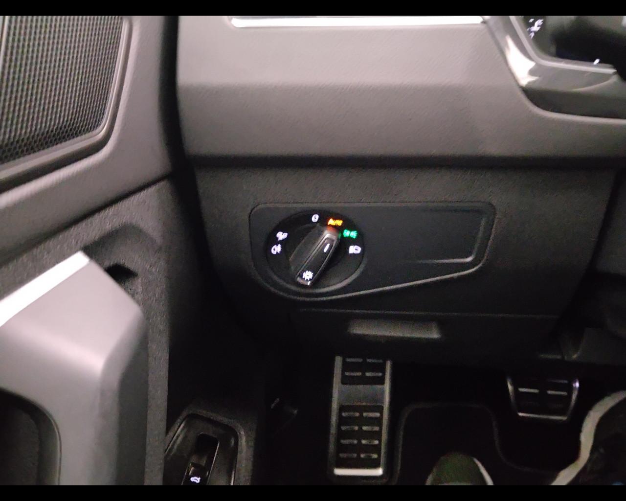 VOLKSWAGEN Tiguan II 2021 - Tiguan 1.5 tsi R-Line 150cv dsg