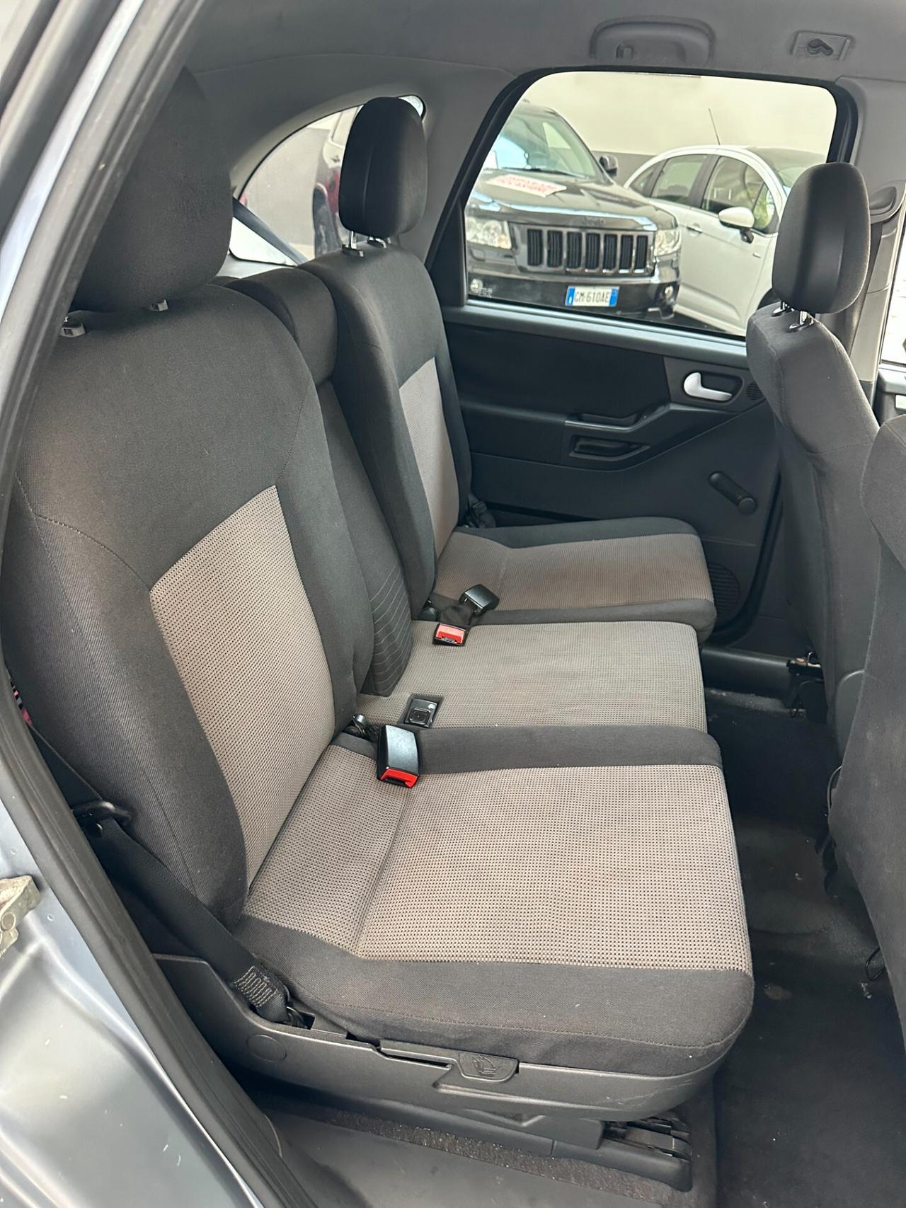 Opel Meriva 1.4 Benz (Euro 4), spaziosa e ben funzionante